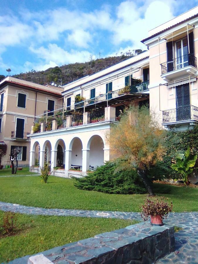 Lorenzo Apartment Леванто Екстер'єр фото